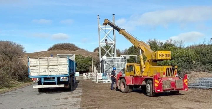 Puerto Quequén avanza en la construcción de la nueva baliza de enfilamiento